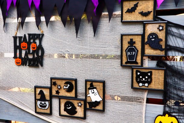 有趣的万圣节南瓜和十月可爱的鬼魂图片下载