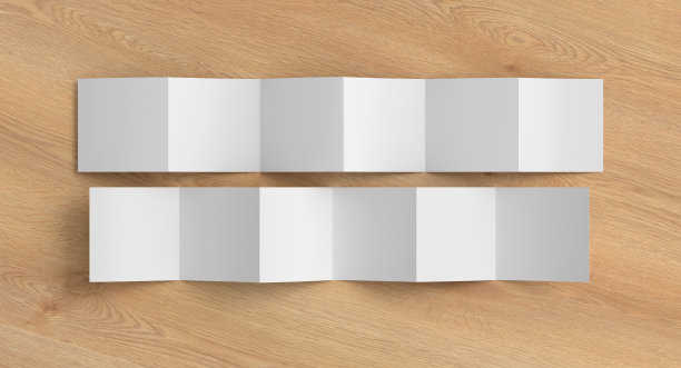 方页之字形或手风琴折叠的小册子。六格，十二页空白传单。模拟木制背景用于演示设计。前后展开。图片下载