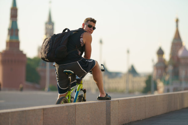 在莫斯科骑自行车图片下载