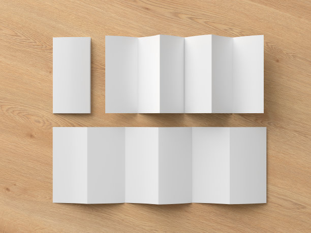 垂直页之字形或手风琴折叠小册子。六格，十二页空白传单。模拟木制背景用于演示设计。正面和背面折叠和展开。图片下载