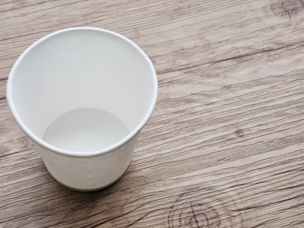 白色纸杯底色图片下载