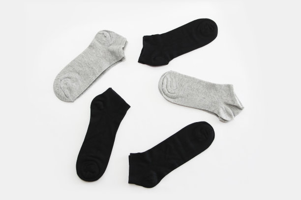 白色背景的男士棉短袜图片下载