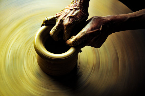 越南中部会安古镇的传统陶艺村图片下载