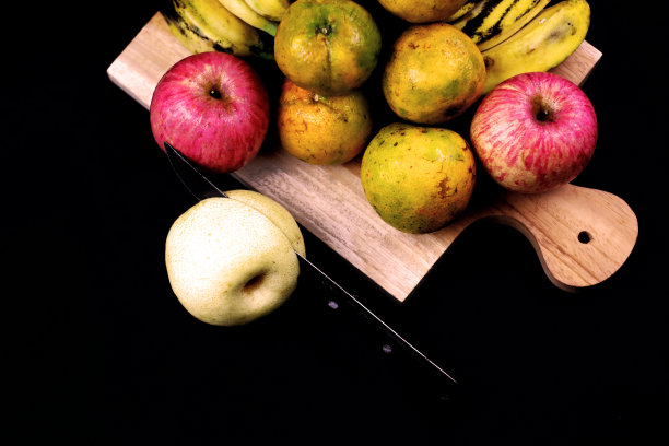水果在黑色背景的图像图片下载