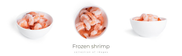 被隔离在白色背景下的冻虾图片下载