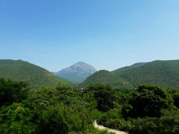 吉尔纳丘陵图片下载