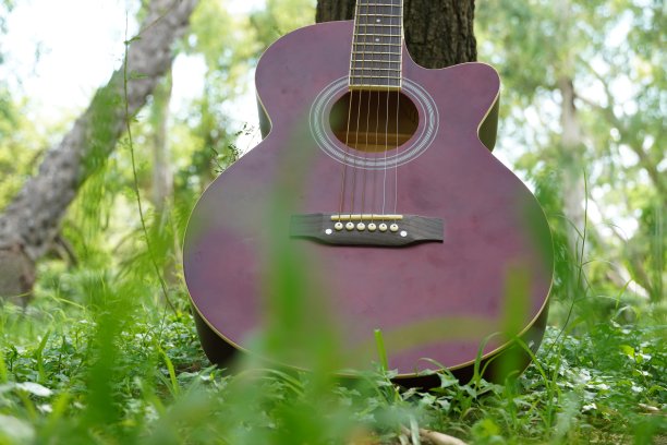 红色吉他地面图像图片下载