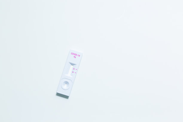 家用鼻拭子快速抗原自检试剂盒用于Covid-19诊断图片下载