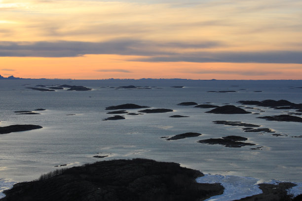 从挪威托格哈顿、挪威海、大西洋观赏托格特及其周边岛屿图片下载