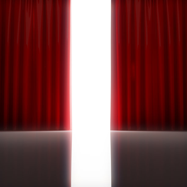 白色背景上反射的红色窗帘。3 d渲染。图片下载