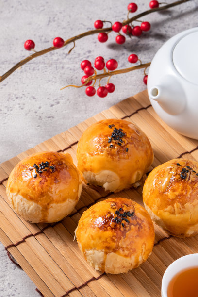 中秋佳节用的蛋黄月饼。图片下载