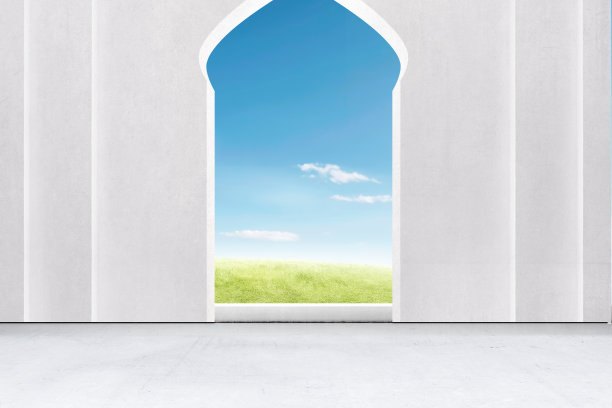 清真寺门口有一片绿色的田野图片下载