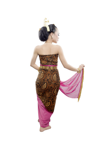 跳爪哇传统舞蹈的亚洲女子(Sekar Puri dance)图片下载