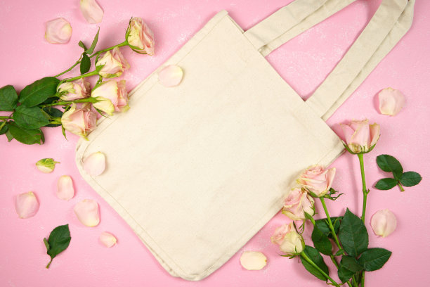 母亲节情人节婚礼产品模型与粉红色玫瑰风格。图片下载