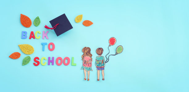 回到学校的概念。两个孩子在蓝色背景上的俯视图图像图片下载