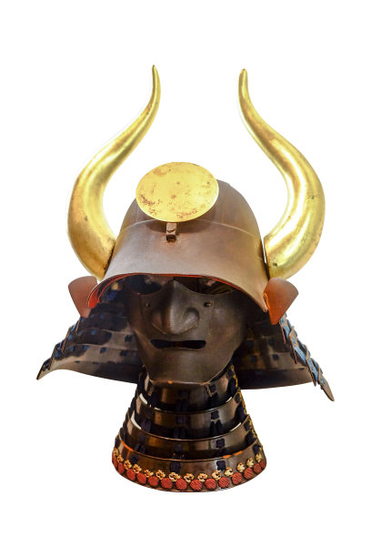 日本古代武士的勇士面具和头盔，它由金属材料制成，用于保护所有的勇士的脸和头部，隔离在白色的背景上图片下载
