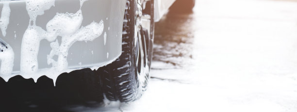 户外洗车泡沫肥皂。图片下载