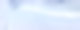 雪山的全景和登山旅行的滑雪者的滑雪道图片下载