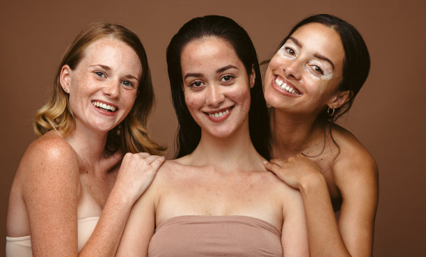 自信不仅仅来自于皮肤的美丽图片下载