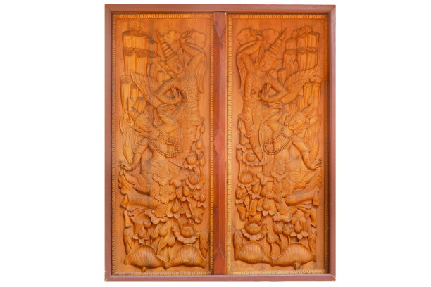 艺术天使舞莲雕刻木门用来装饰室内图片下载