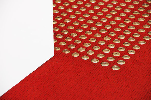 抽象——红地毯、墙和饰钉图片下载
