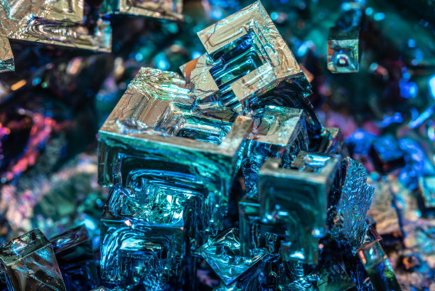 料斗铋晶体图片下载