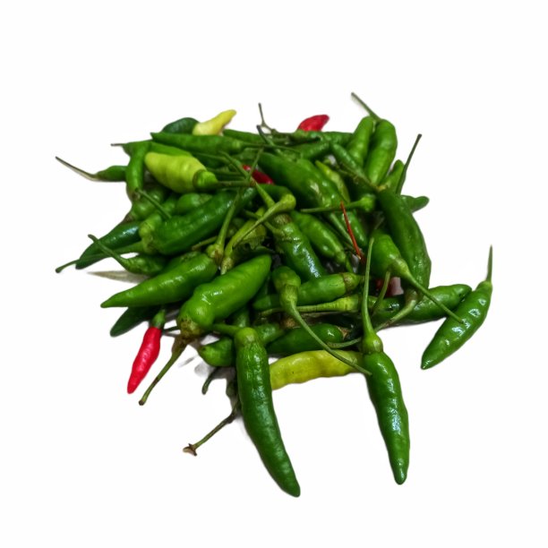 绿色的红辣椒孤立在白色的背景上图片下载