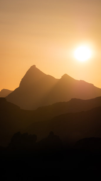 山黎明图片下载