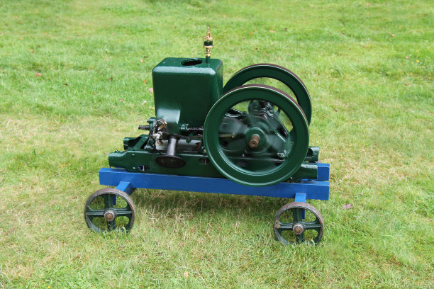 老式蒸汽泵。图片下载