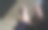 亚洲男人的脚搁在沙发上，阳光照在沙发上图片下载