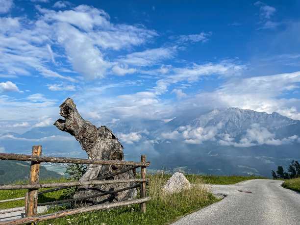 奥地利阿尔卑斯山脉的山景图片下载