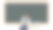 年轻的留胡子的男教授坐在讲堂的桌子上，黑板前图片下载