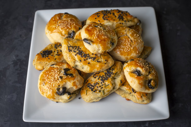 土耳其风格的橄榄糕点(土耳其名字;Zeytinli pogaca)图片下载