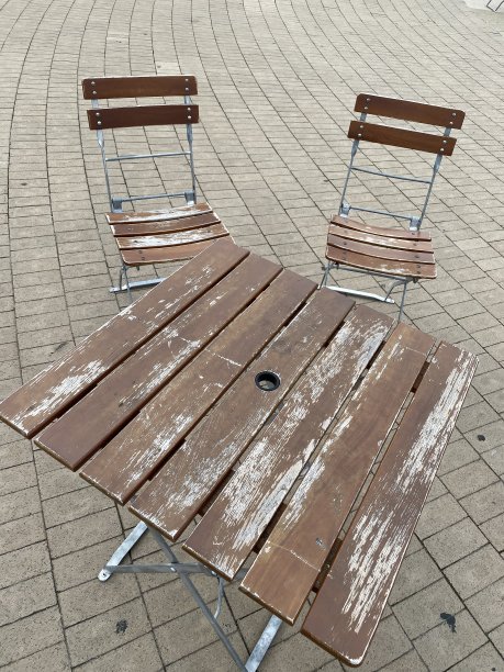 旧咖啡桌图片下载