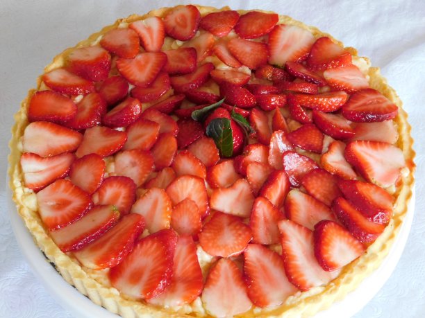 草莓蛋糕图片下载