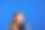 成功。获奖成功的小女孩的肖像喜出望外庆祝获奖孤立的蓝色背景。积极的人类情感面部表情肢体语言生活成就概念图片下载