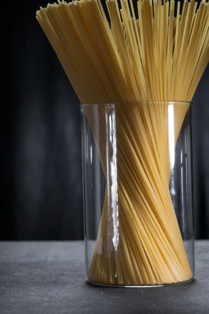 玻璃罐里的意大利面图片下载