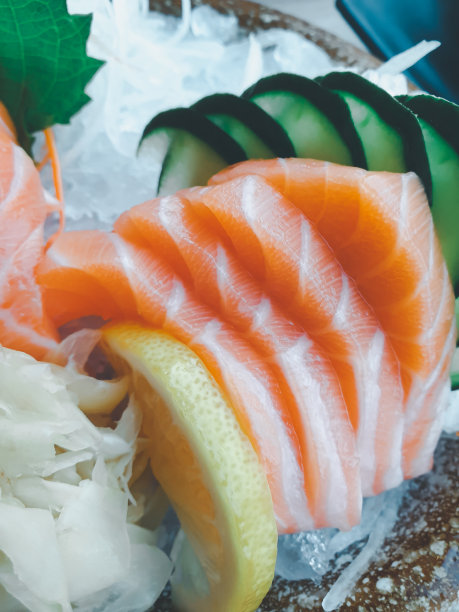 日本食物生鱼片、鲑鱼和寿司图片下载
