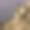 在山腰摆姿势的女人。图像中的人物是计算机通过三维渲染生成的。不需要模型发布，因为这个人是虚构的。图片下载