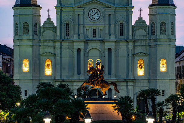 圣路易斯大教堂和杰克逊广场图片下载