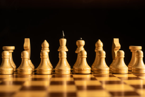 国际象棋游戏。棋盘上的数字。图片下载