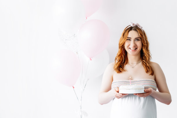 快乐孕妇聚会庆祝节日图片下载