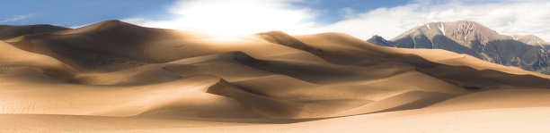 大沙丘国家公园和保护区的沙丘上的日落图片下载