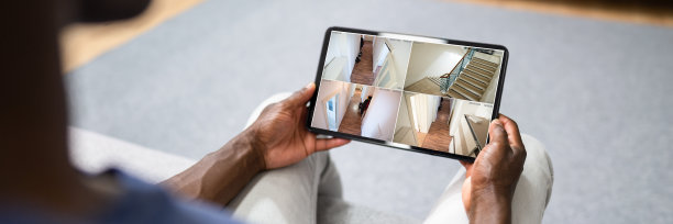 非裔美国人使用安全与报警系统图片下载