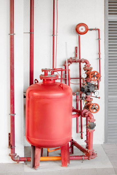 消防灭火报警系统与复杂管道组件及大型泡沫罐图片下载
