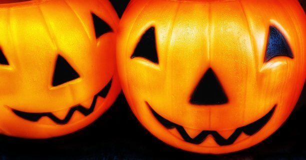 不给糖就捣蛋图片下载