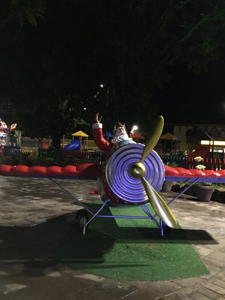 飞机上的圣诞老人图片下载