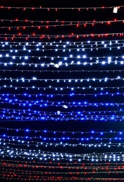 背景装饰户外悬挂串灯在夜空图片下载