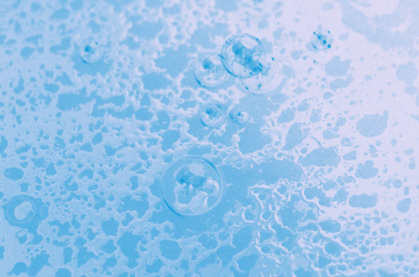 蓝色抽象模糊的背景与水图片下载