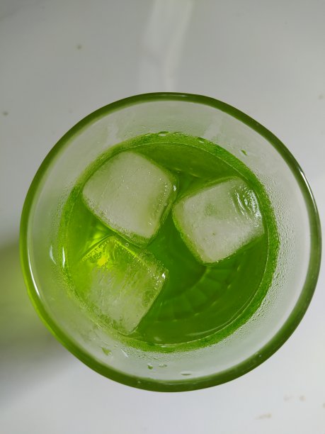 Cianjur八月，2021年10月喝加冰图片下载